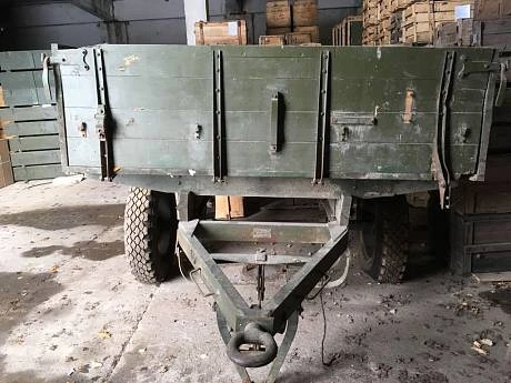 Прицеп автомобильный бортовой одноосный фото
