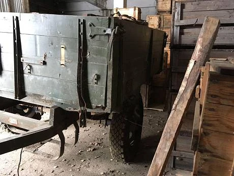 Прицеп автомобильный бортовой одноосный фото