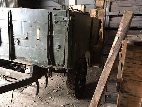 Прицеп автомобильный бортовой одноосный фото